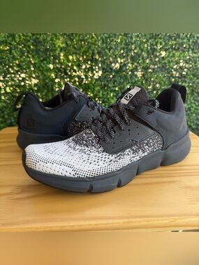 Salomon Predict SOC Women’s Size 9 White Ebony Black Knit Running Shoes 411266